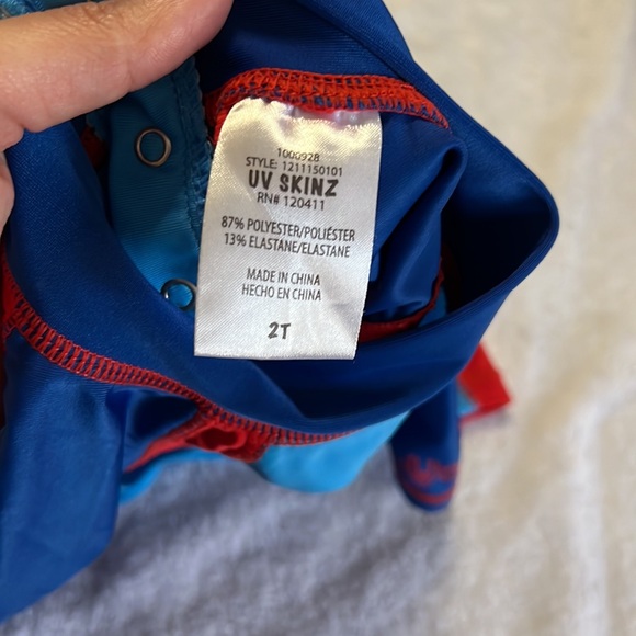 UV Skins 1/2 sleeve Rash Guard - Picture 3 of 7